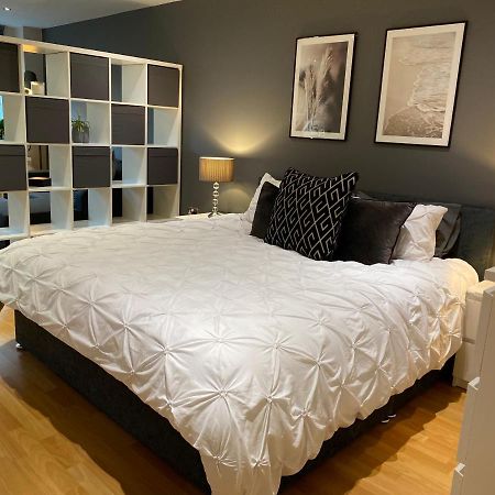 City Centre Modern Studio Apartment - Westone Free Wifi, Gym Access, Netflix Sheffield Exterior photo