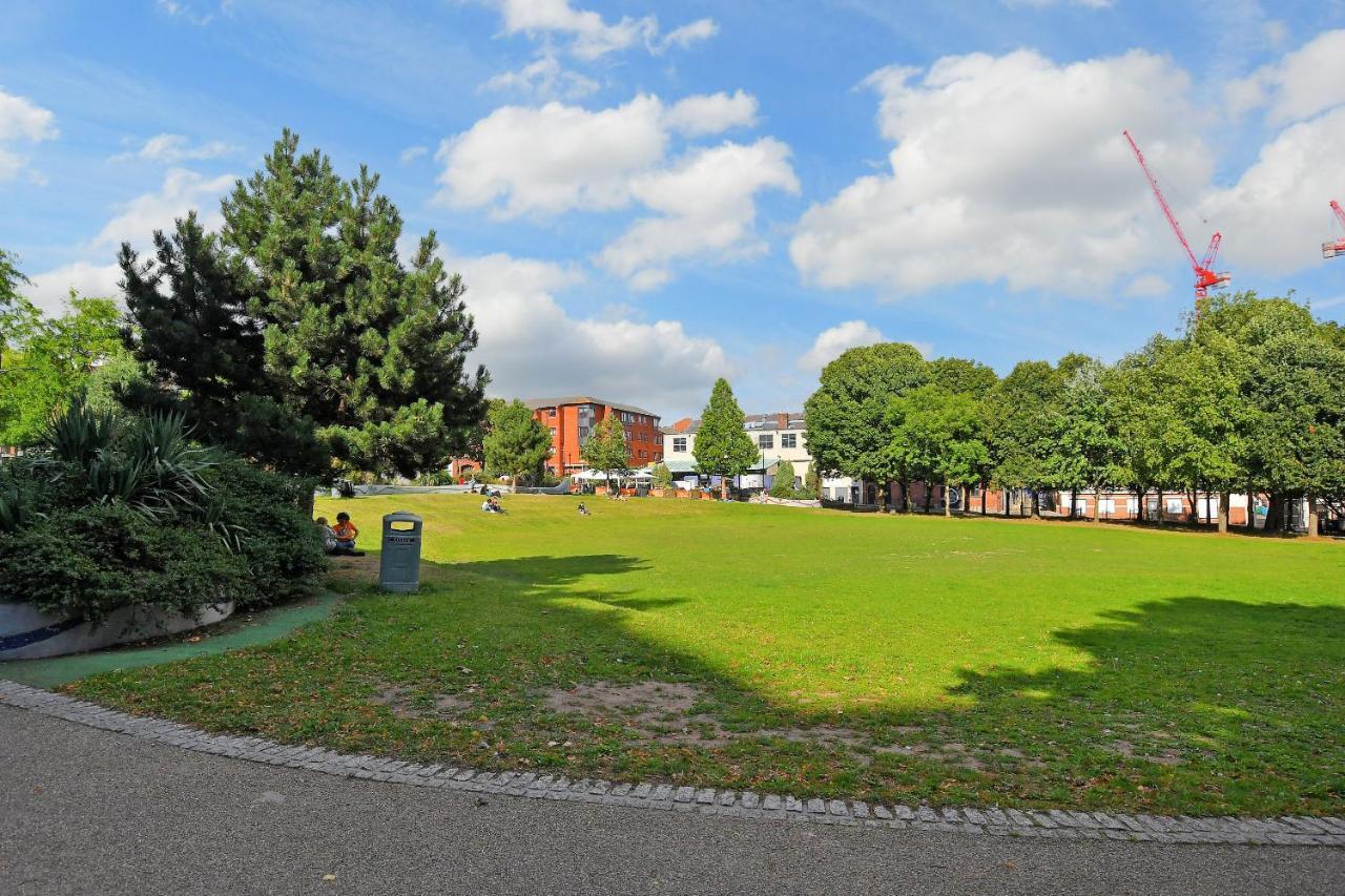 City Centre Modern Studio Apartment - Westone Free Wifi, Gym Access, Netflix Sheffield Exterior photo