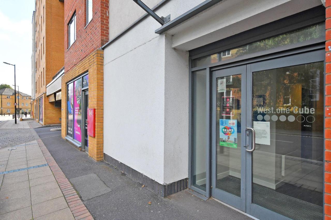 City Centre Modern Studio Apartment - Westone Free Wifi, Gym Access, Netflix Sheffield Exterior photo